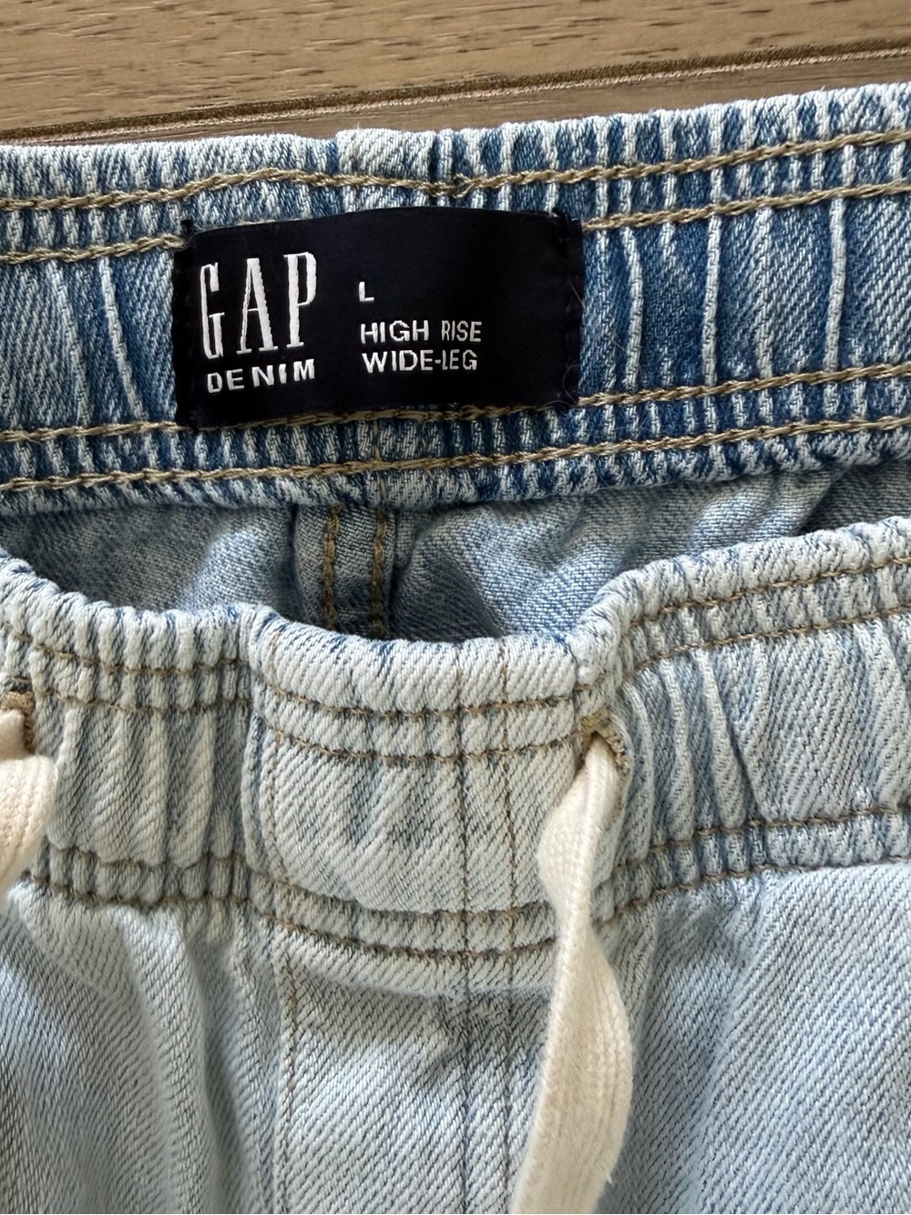 Gap High Rise Wide Leg Light Wash Relaxed Jeans with Drawstring - Large - NWOT - Picture 6 of 6